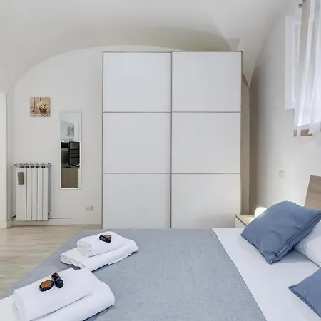 Apartment Borghese Modern